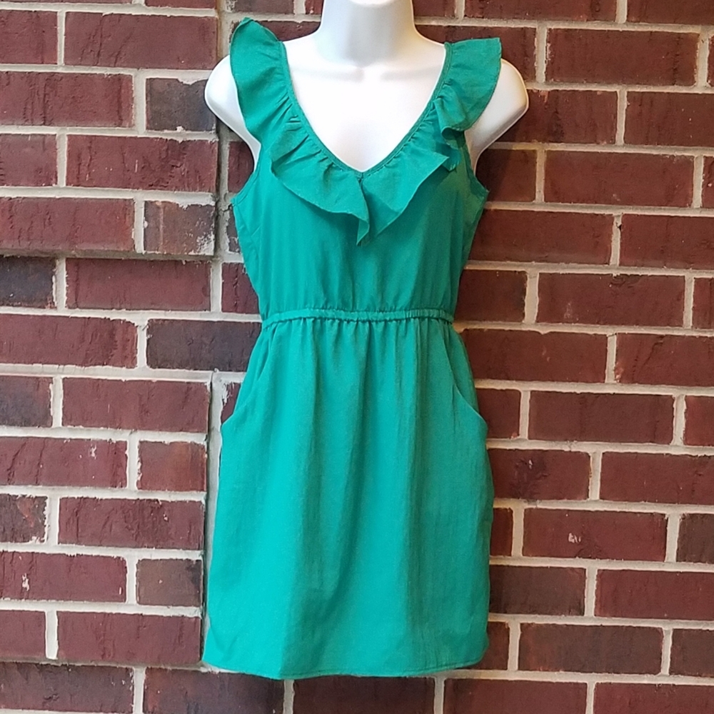 Kirra adorable green dress & ruffle neckline